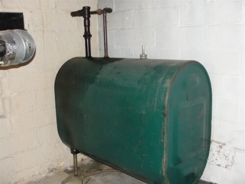 Free-standing fuel oil tank Free-standing fuel oil tank